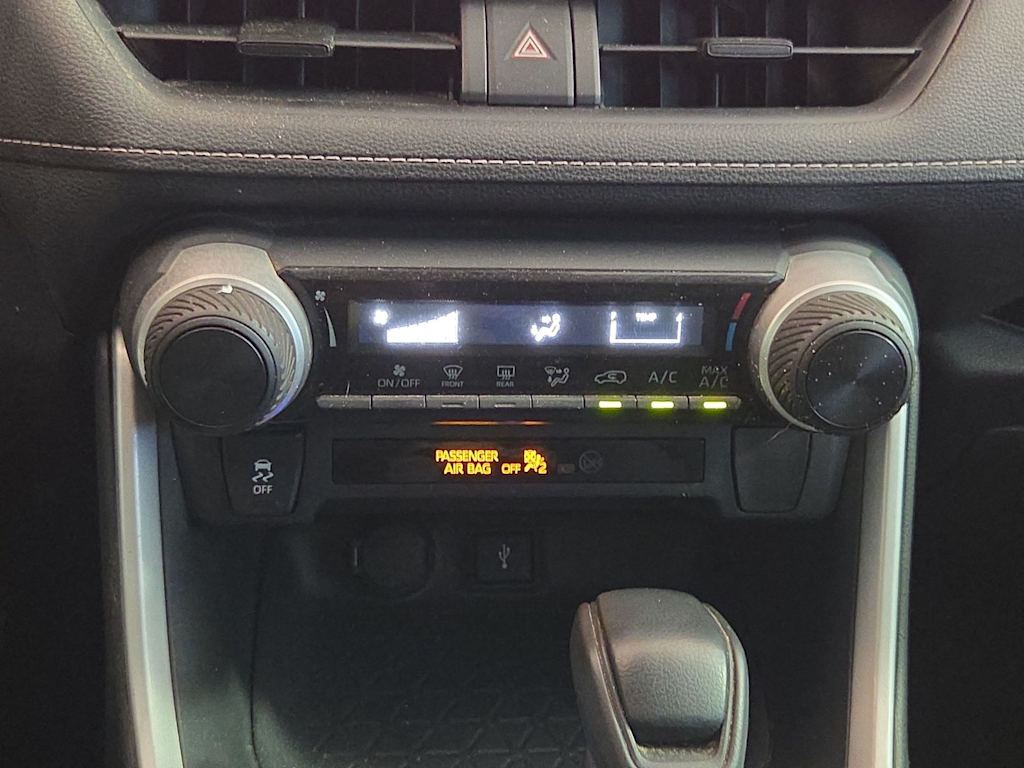 Thumbnail: 2020 Toyota RAV4 - 26