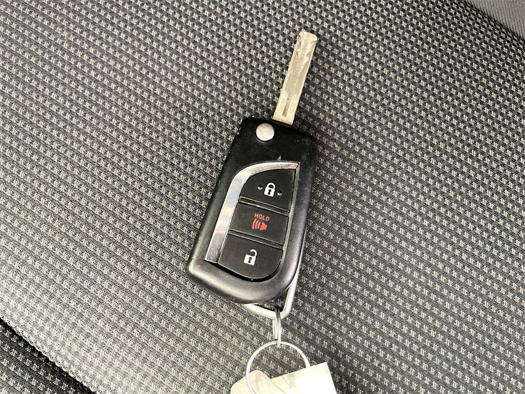 Thumbnail: 2020 Toyota RAV4 - 17