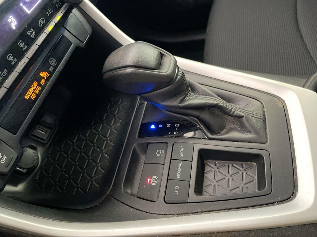 Thumbnail: 2020 Toyota RAV4 - 15