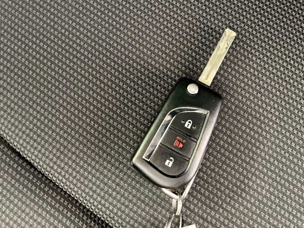 Thumbnail: 2020 Toyota RAV4 - 18