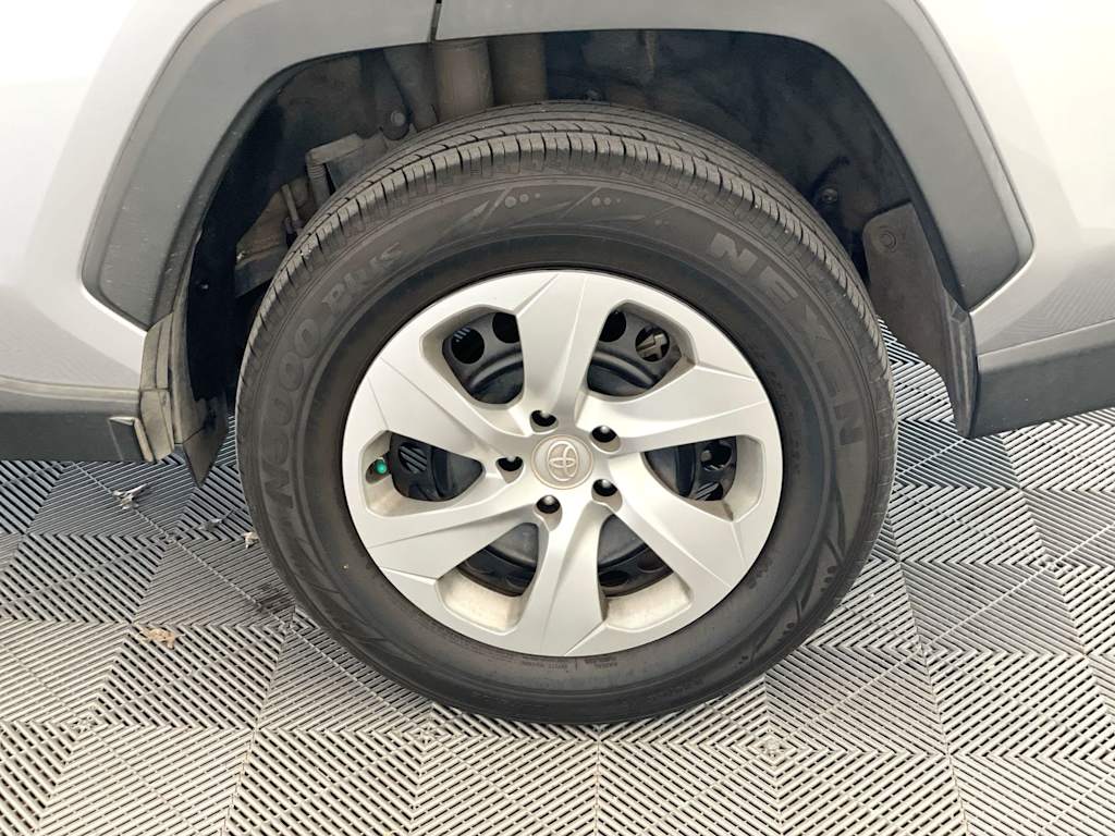 Thumbnail: 2020 Toyota RAV4 - 8