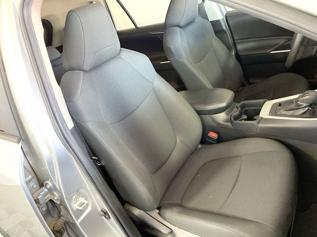 Thumbnail: 2020 Toyota RAV4 - 12