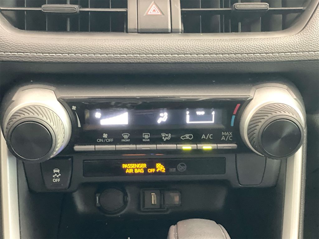 Thumbnail: 2021 Toyota RAV4 - 26