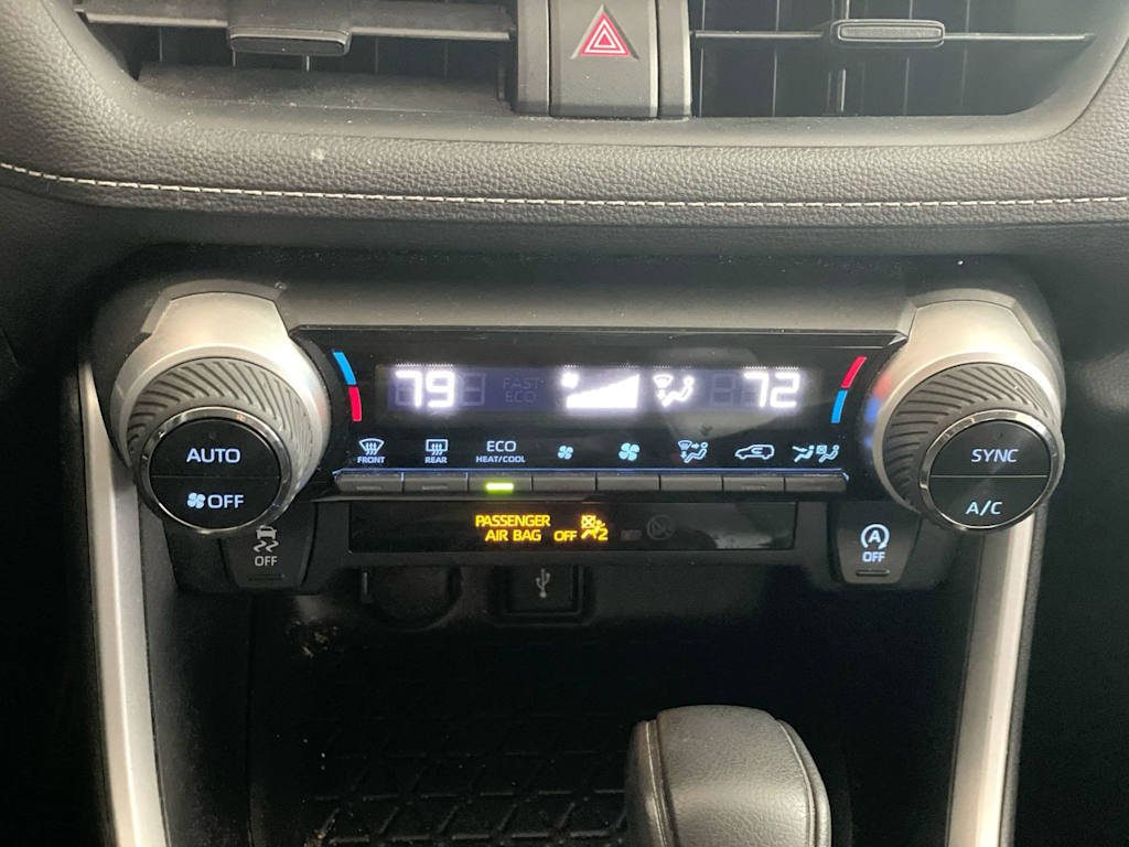 Thumbnail: 2020 Toyota RAV4 - 27