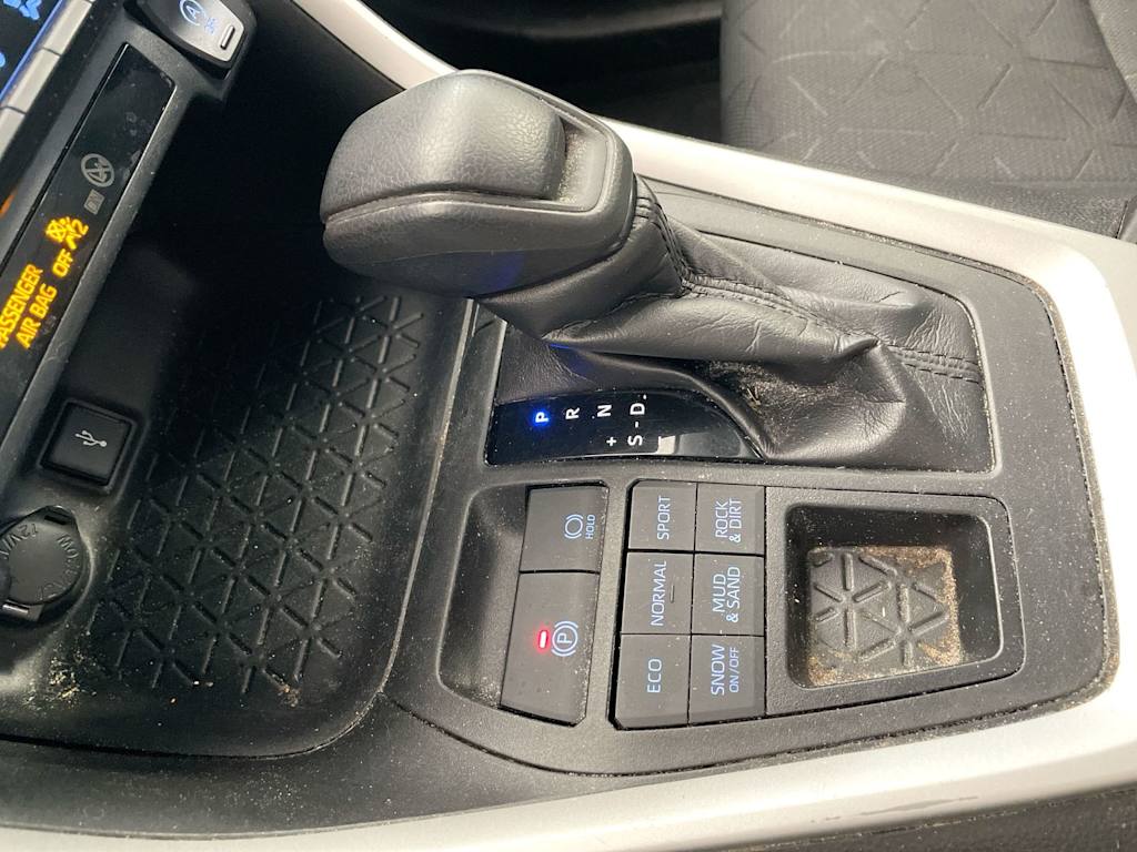 Thumbnail: 2020 Toyota RAV4 - 15