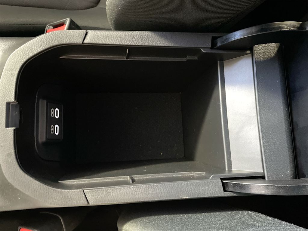 Thumbnail: 2025 Toyota RAV4 - 27