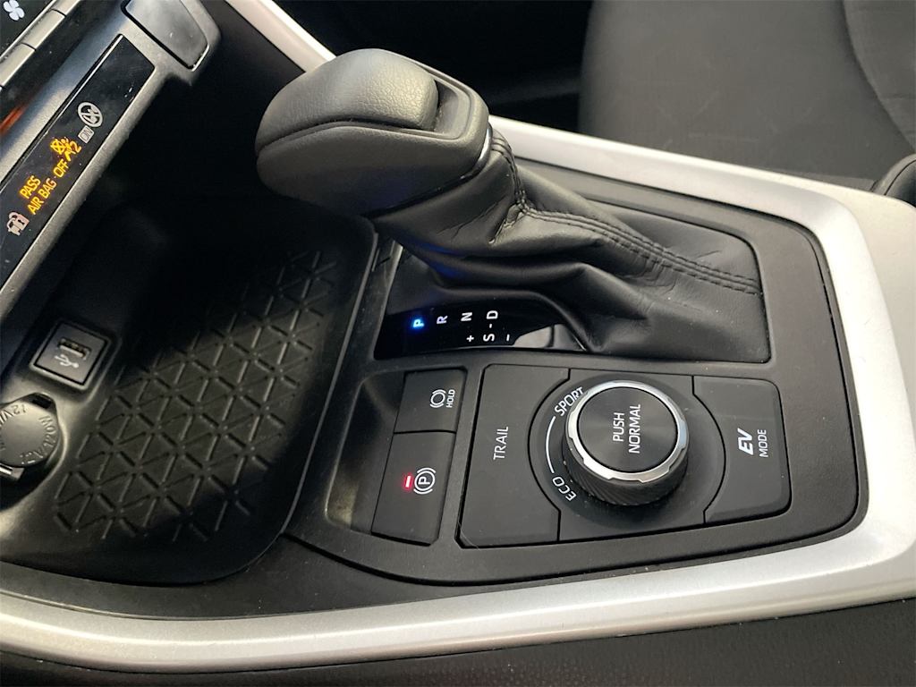 Thumbnail: 2025 Toyota RAV4 - 26