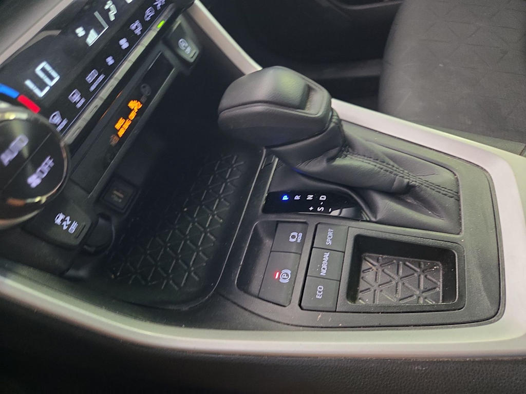 Thumbnail: 2025 Toyota RAV4 - 14