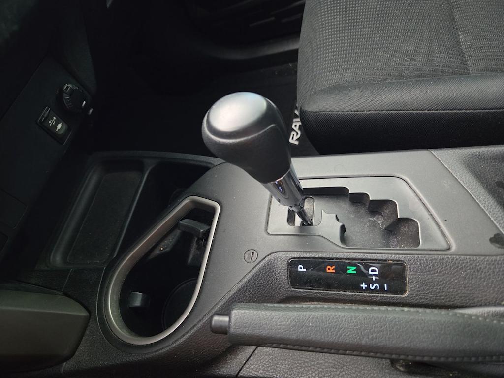 Thumbnail: 2017 Toyota RAV4 - 15