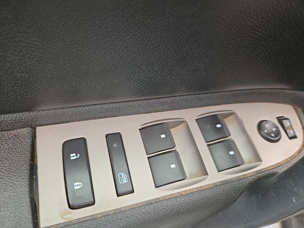 Thumbnail: 2011 Chevrolet Silverado 1500 - 21