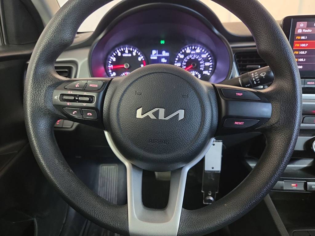 Thumbnail: 2022 Kia Rio - 12