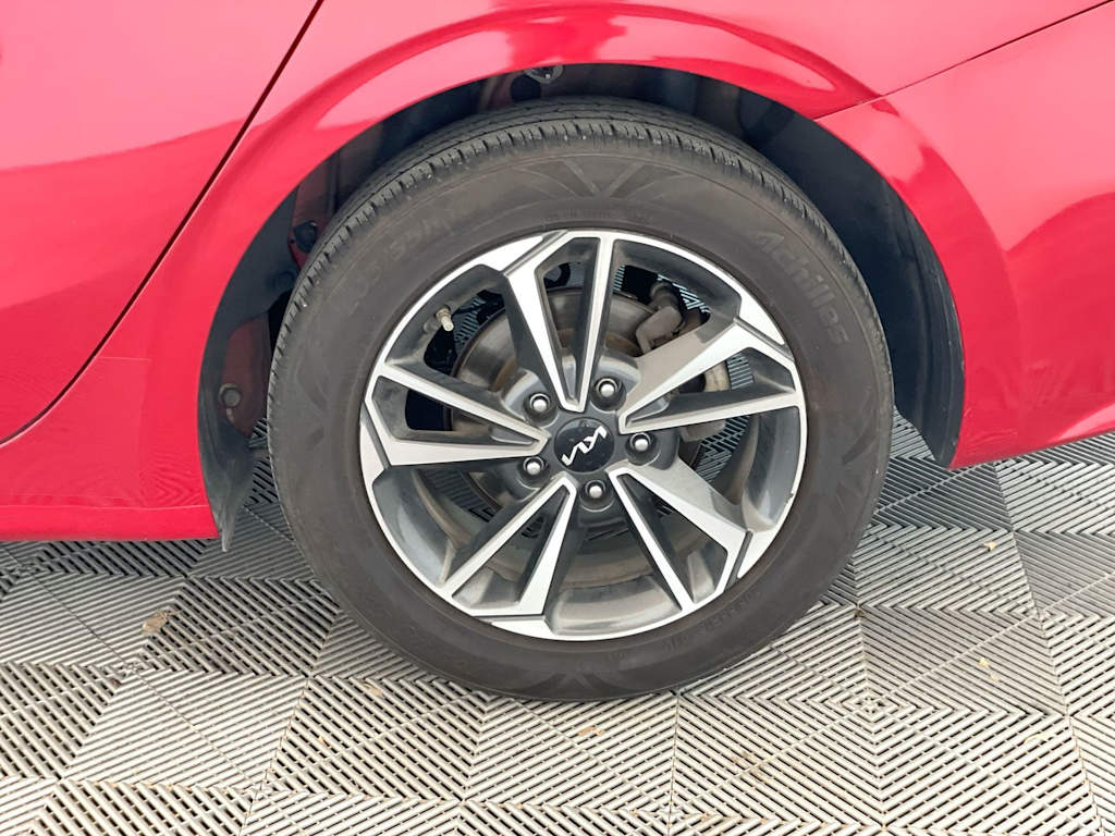 Thumbnail: 2024 Kia Forte - 6