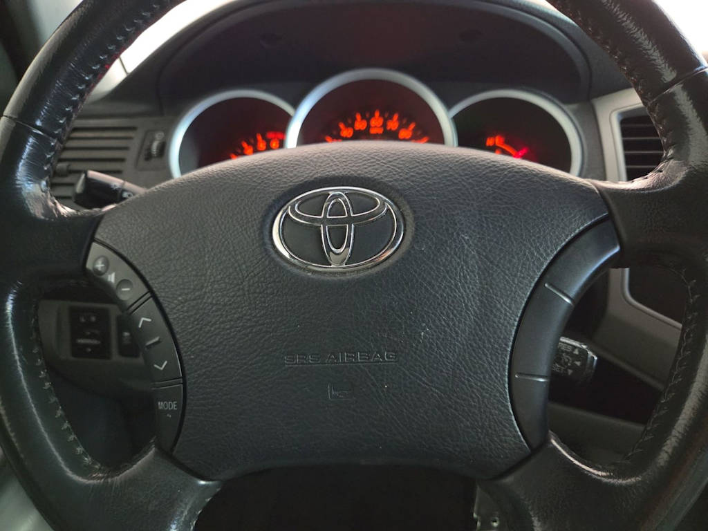 Thumbnail: 2010 Toyota Tacoma - 22