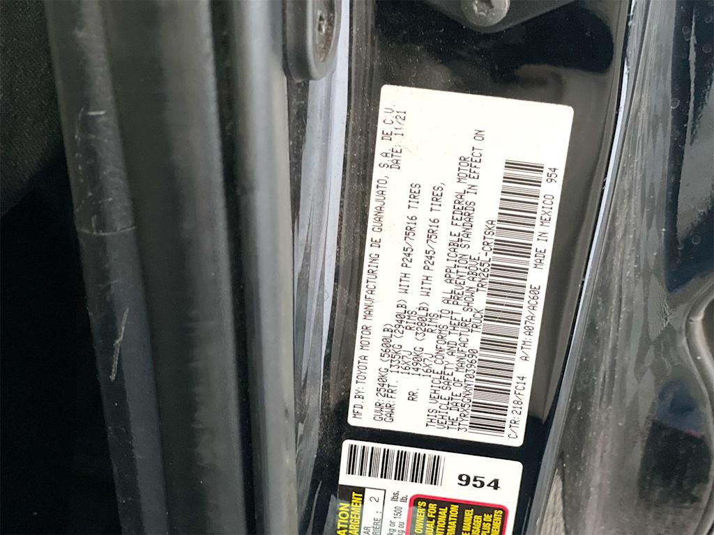 Thumbnail: 2022 Toyota Tacoma - 18