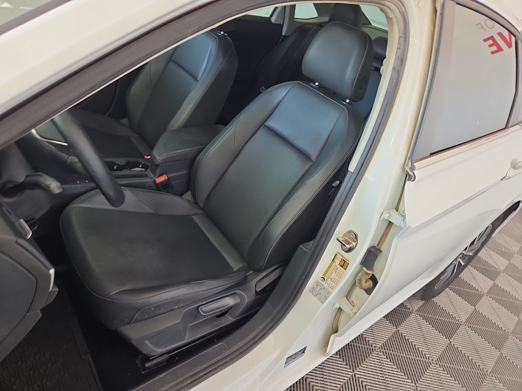 Thumbnail: 2019 Volkswagen Jetta - 10