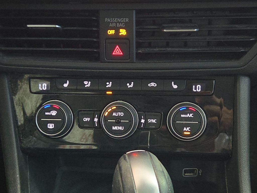 Thumbnail: 2019 Volkswagen Jetta - 25