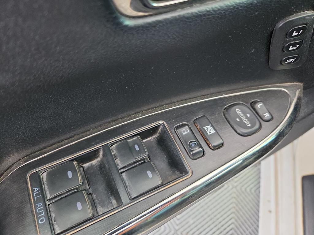 Thumbnail: 2013 Toyota Avalon - 22