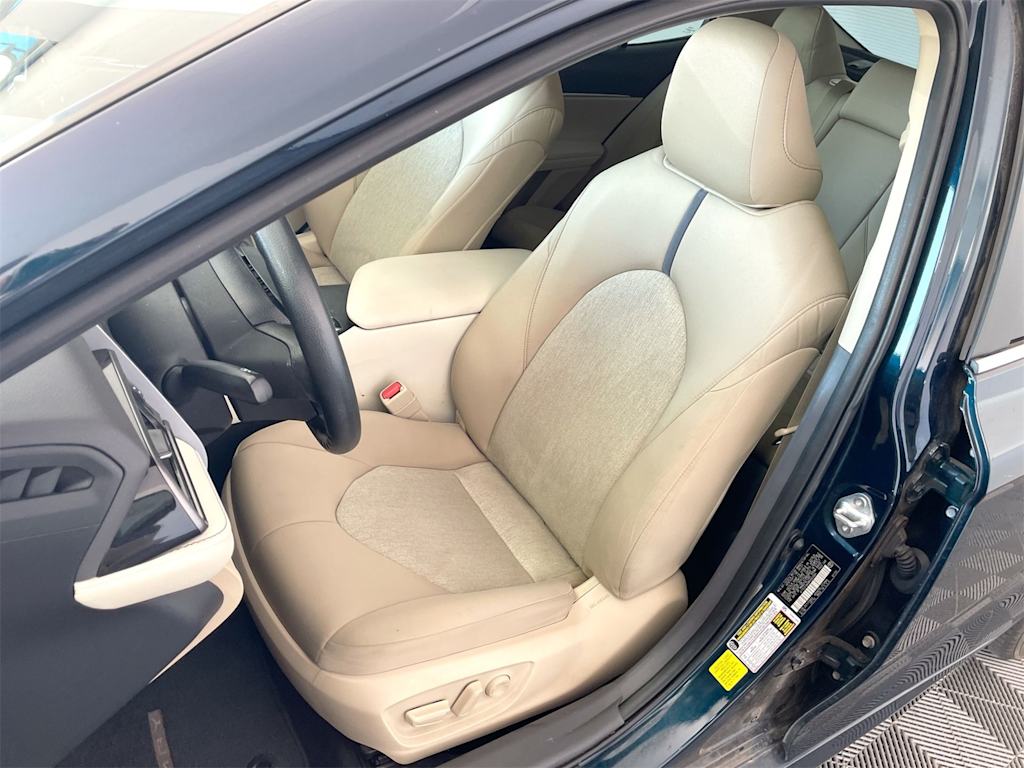 Thumbnail: 2021 Toyota Camry - 11