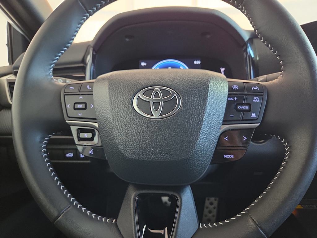 Thumbnail: 2025 Toyota Camry - 25