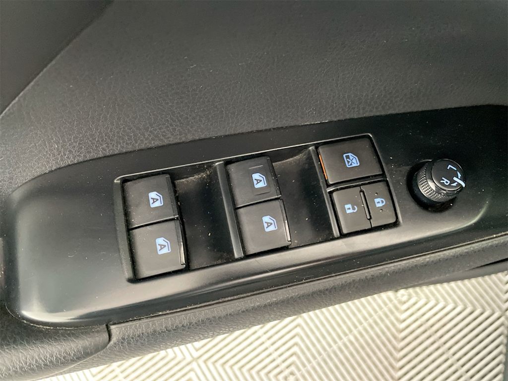 Thumbnail: 2020 Toyota Camry - 22