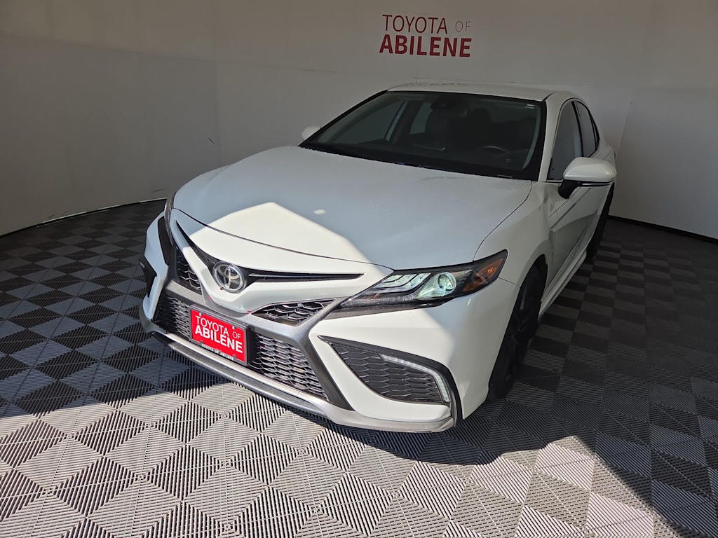 Thumbnail: 2022 Toyota Camry - 16