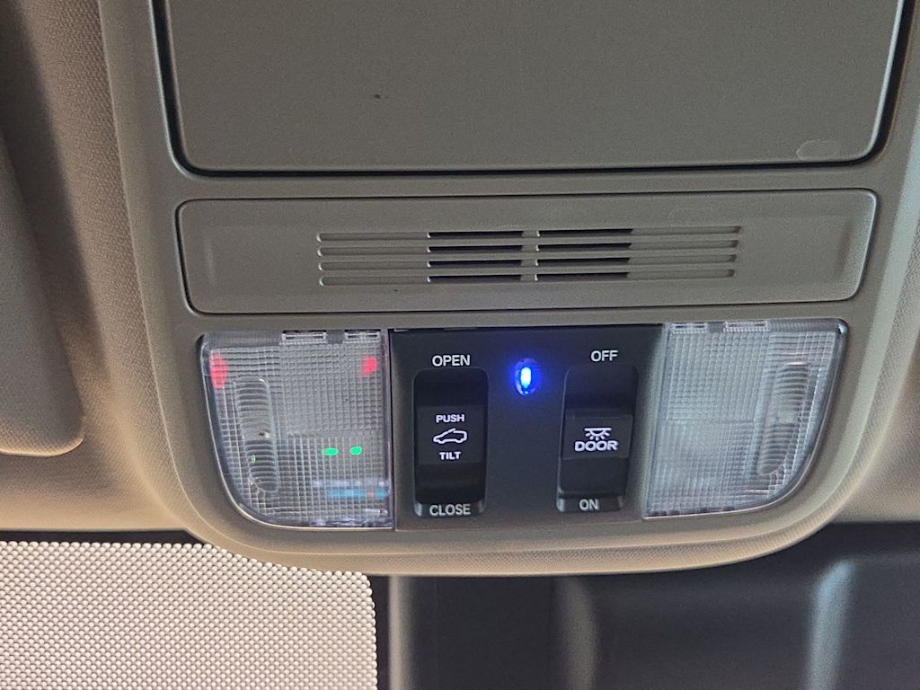 Thumbnail: 2020 Honda Odyssey - 28