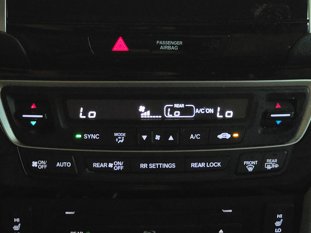 Thumbnail: 2017 Honda Pilot - 28