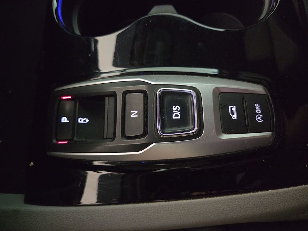Thumbnail: 2017 Honda Pilot - 14