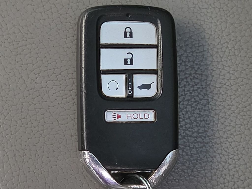 Thumbnail: 2017 Honda Pilot - 17