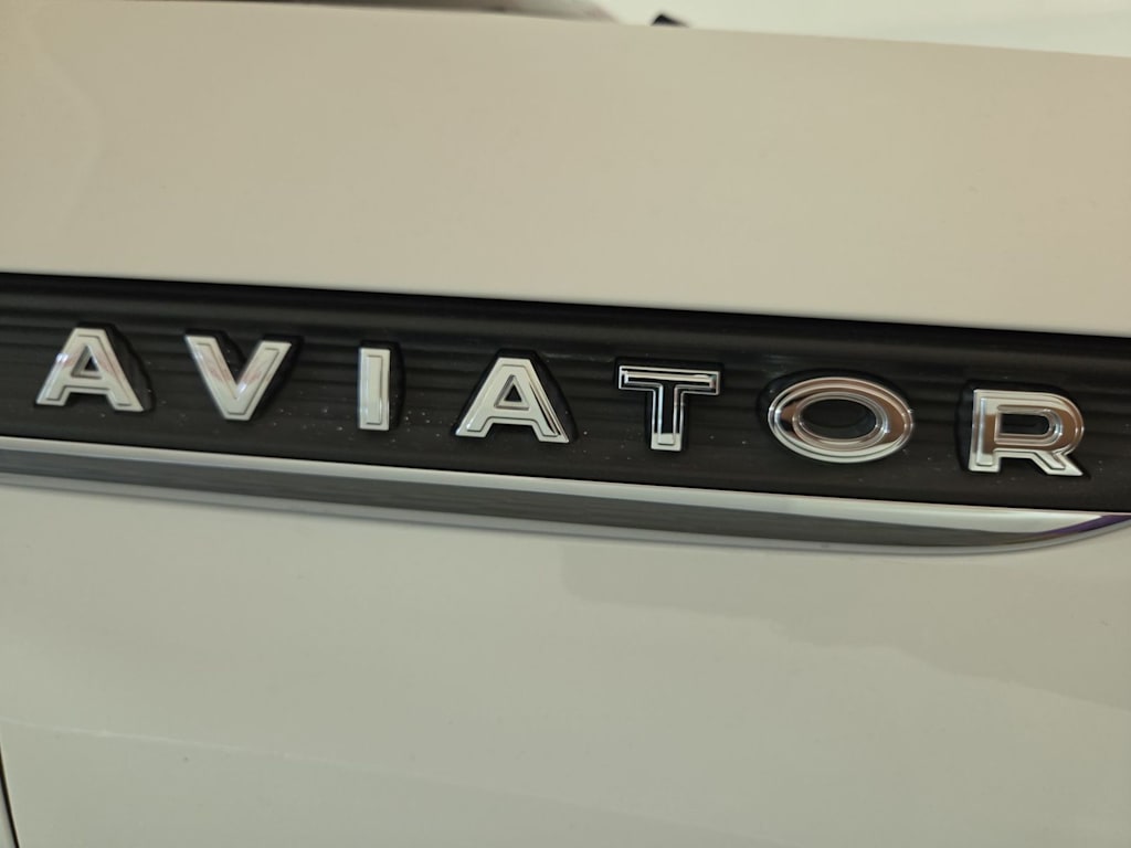 Thumbnail: 2020 Lincoln Aviator - 7