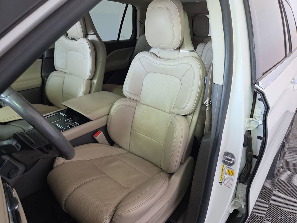 Thumbnail: 2020 Lincoln Aviator - 11