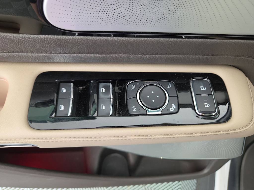 Thumbnail: 2020 Lincoln Aviator - 23
