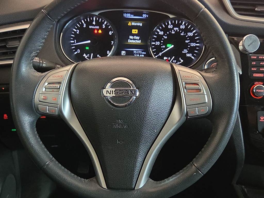 Thumbnail: 2015 Nissan Rogue - 24
