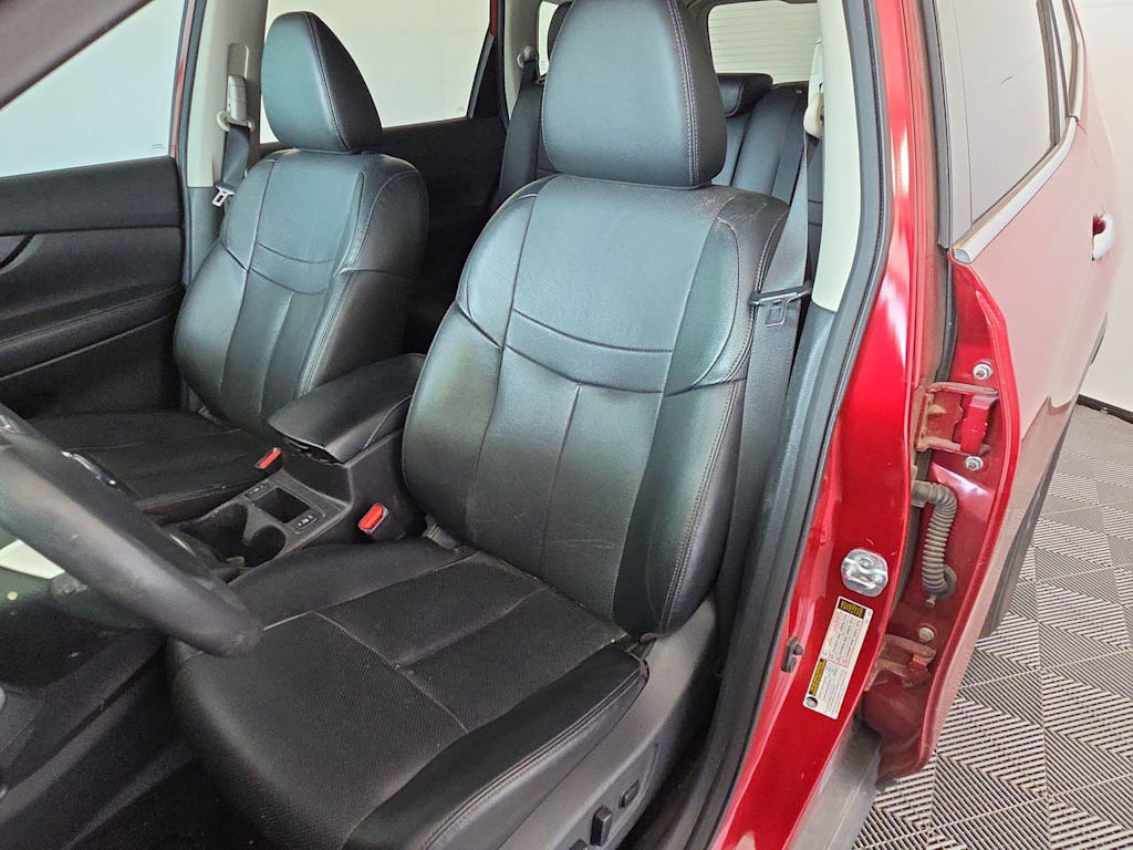 Thumbnail: 2015 Nissan Rogue - 10