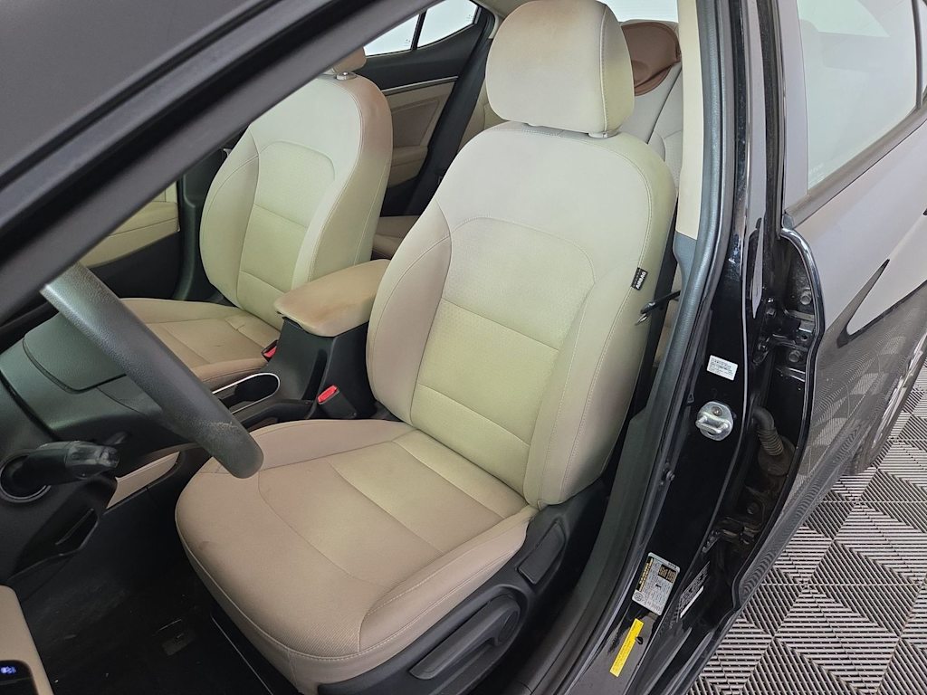 Thumbnail: 2017 Hyundai Elantra - 11
