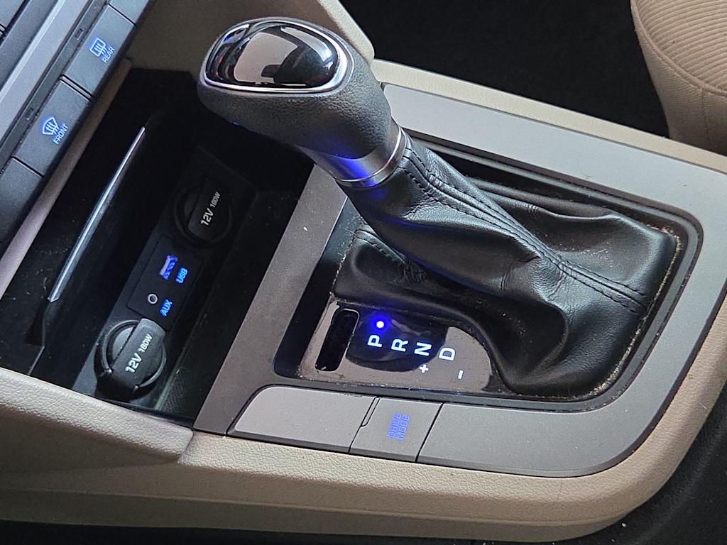 Thumbnail: 2017 Hyundai Elantra - 16