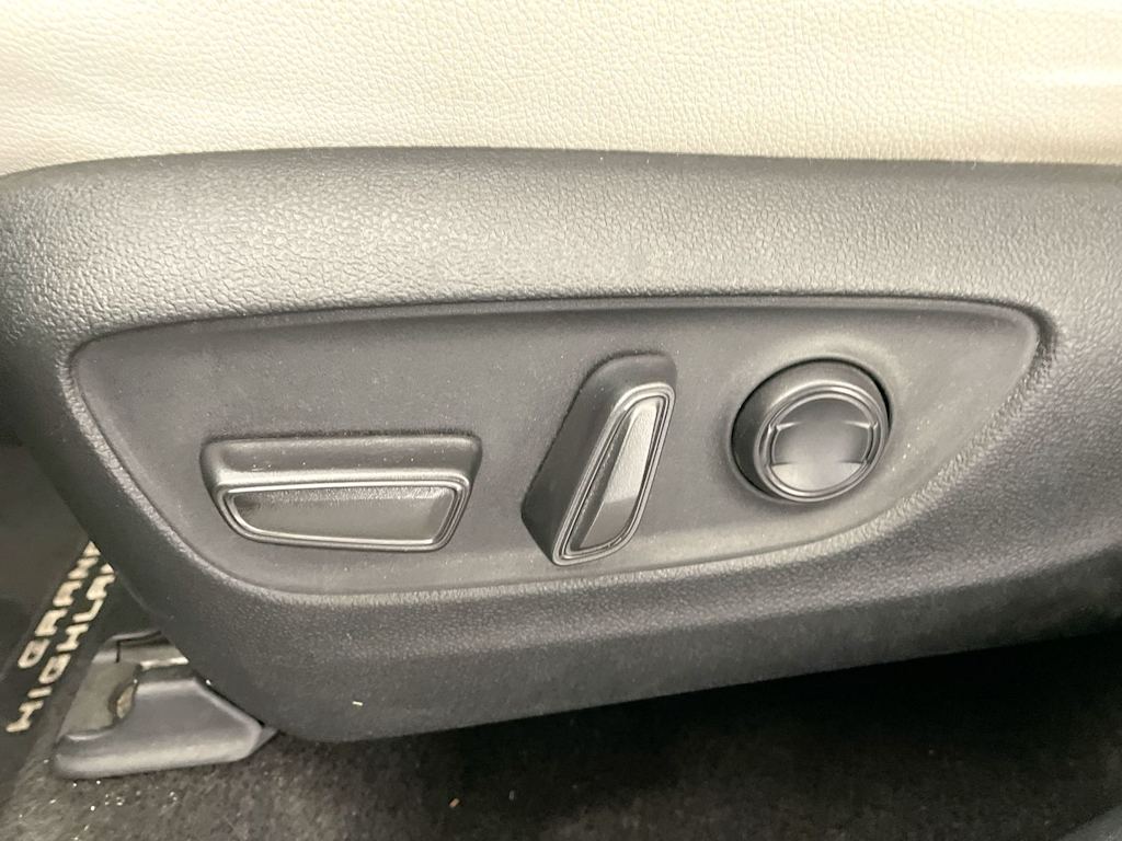 Thumbnail: 2024 Toyota Grand Highlander - 21