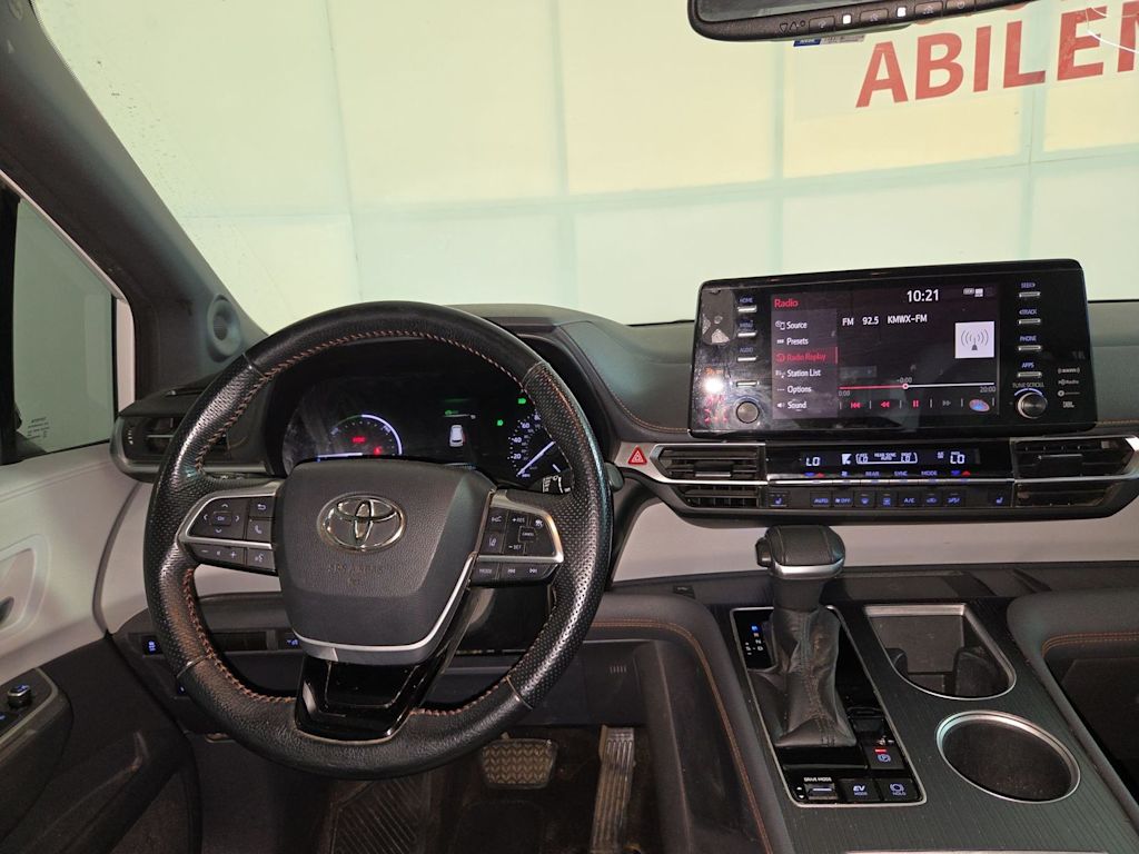 Thumbnail: 2021 Toyota Sienna - 2