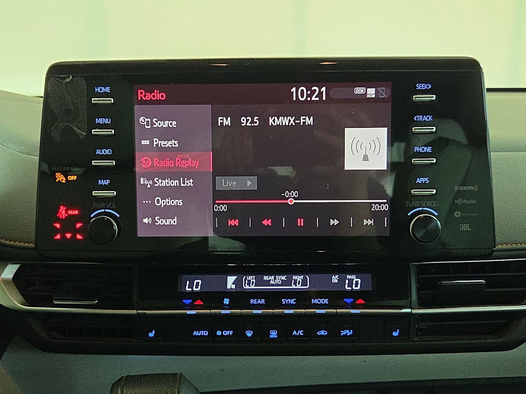 Thumbnail: 2021 Toyota Sienna - 14