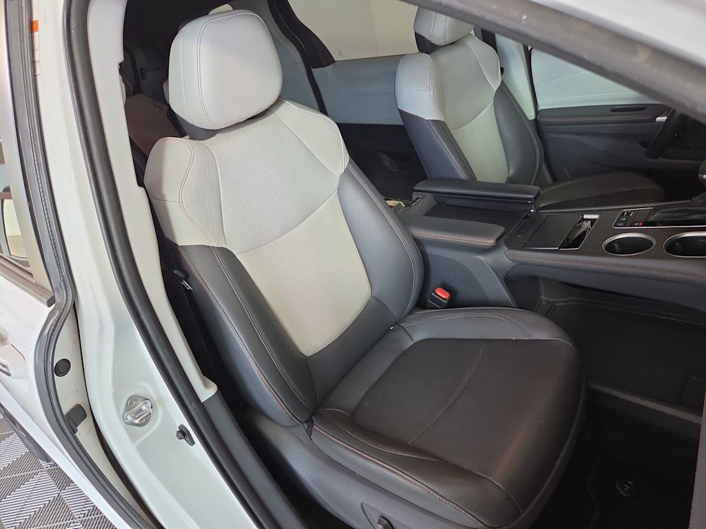 Thumbnail: 2021 Toyota Sienna - 12