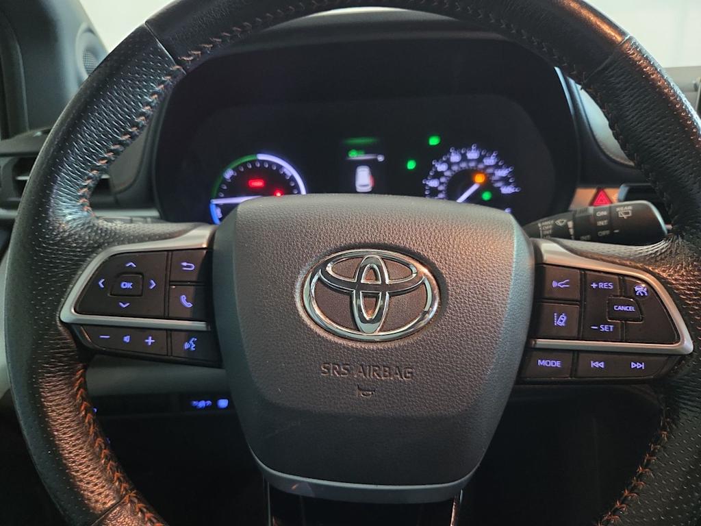 Thumbnail: 2021 Toyota Sienna - 26