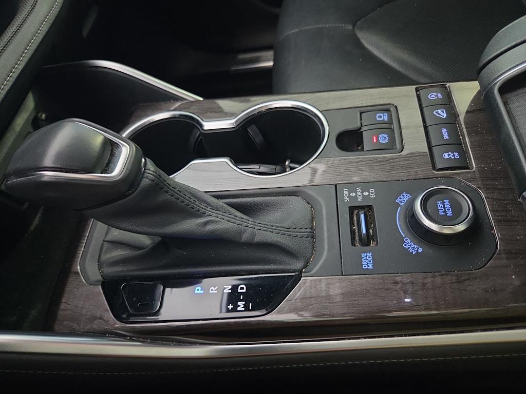 Thumbnail: 2021 Toyota Highlander - 15