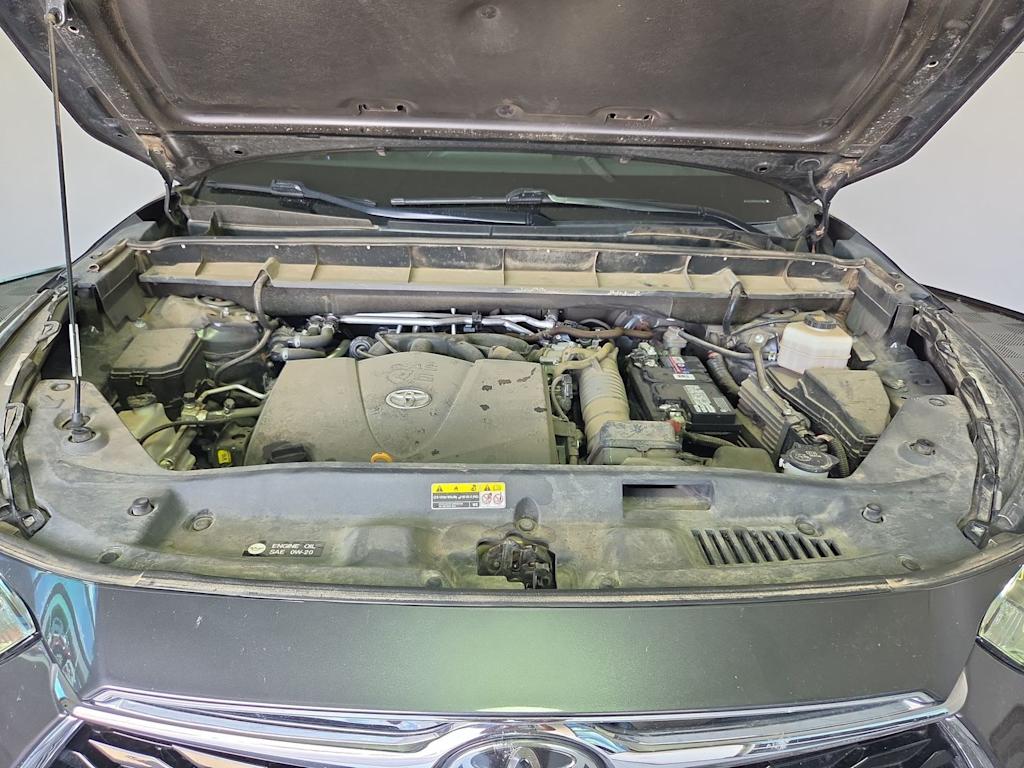 Thumbnail: 2021 Toyota Highlander - 9