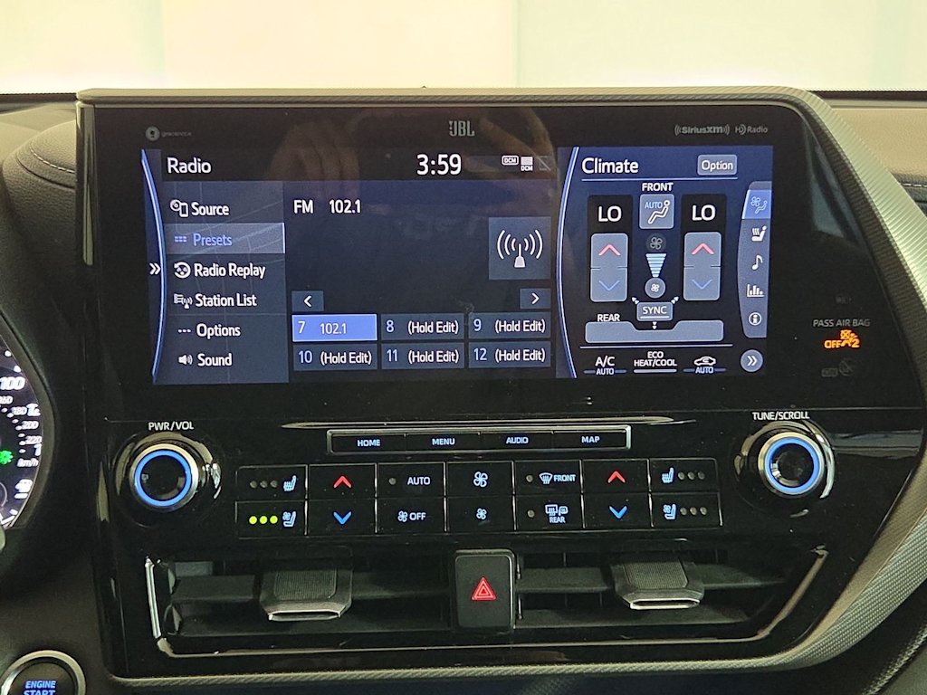 Thumbnail: 2021 Toyota Highlander - 14