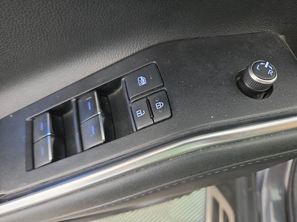 Thumbnail: 2021 Toyota Highlander - 22