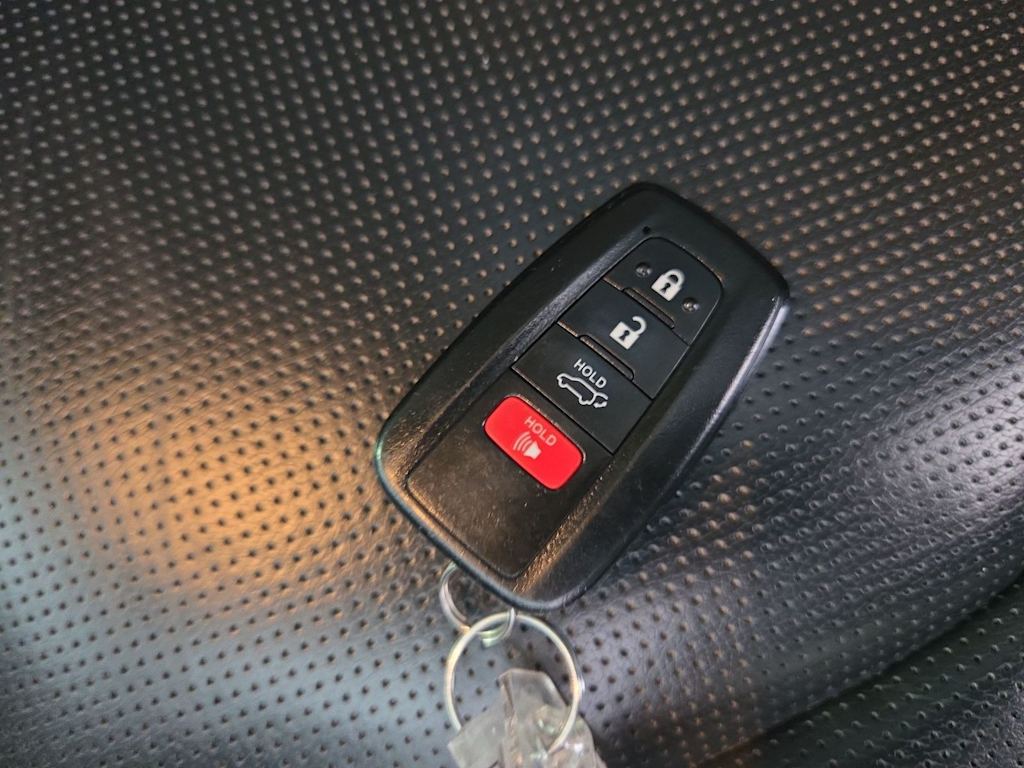 Thumbnail: 2021 Toyota Highlander - 17