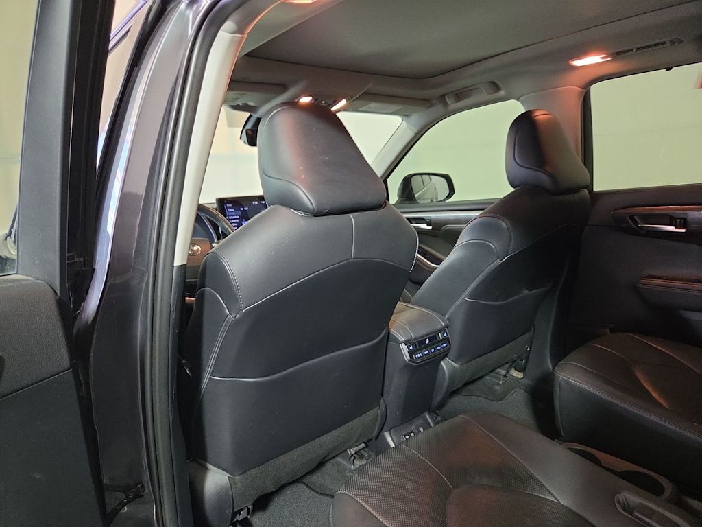 Thumbnail: 2021 Toyota Highlander - 13