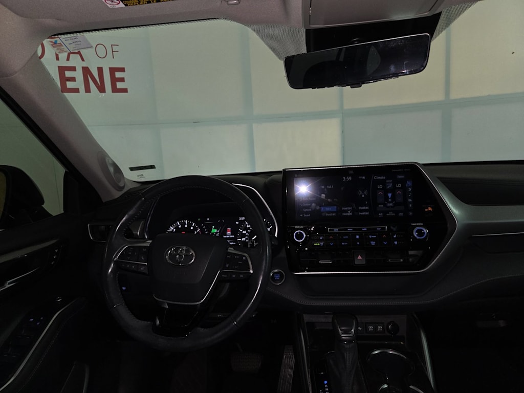 Thumbnail: 2021 Toyota Highlander - 2