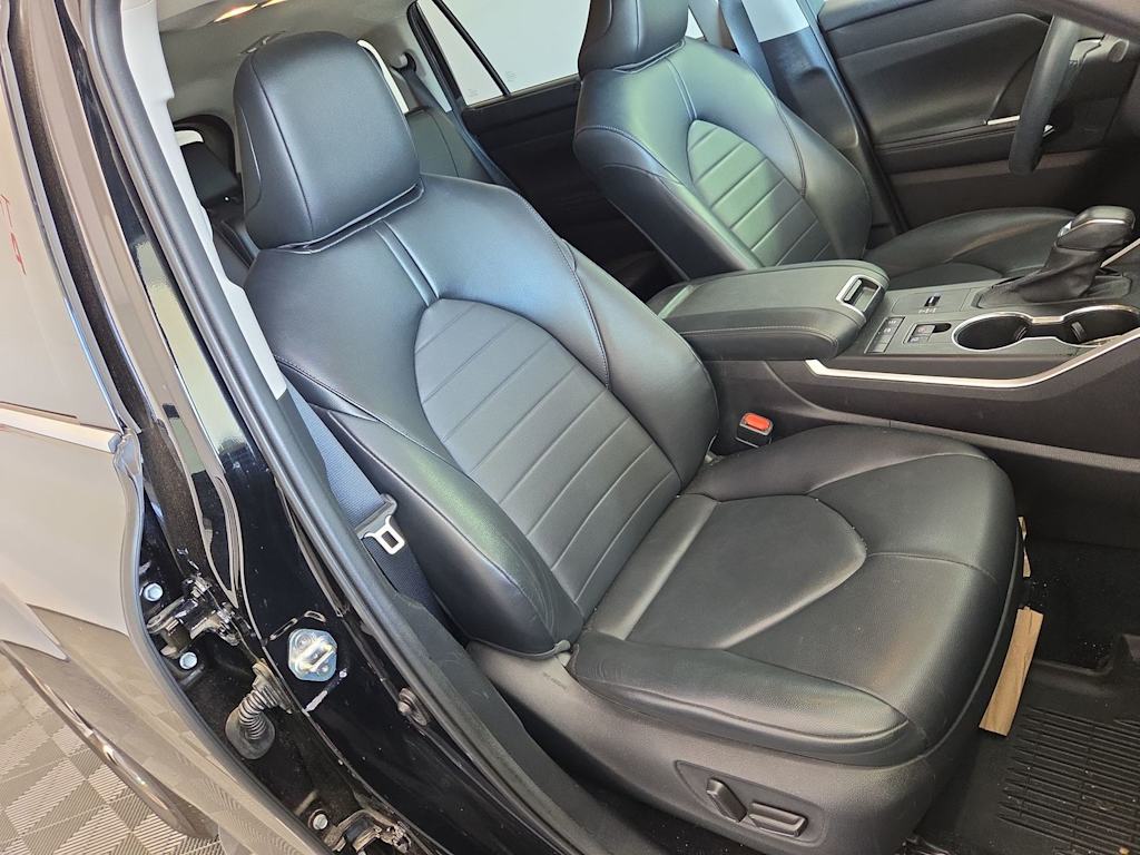 Thumbnail: 2021 Toyota Highlander - 12