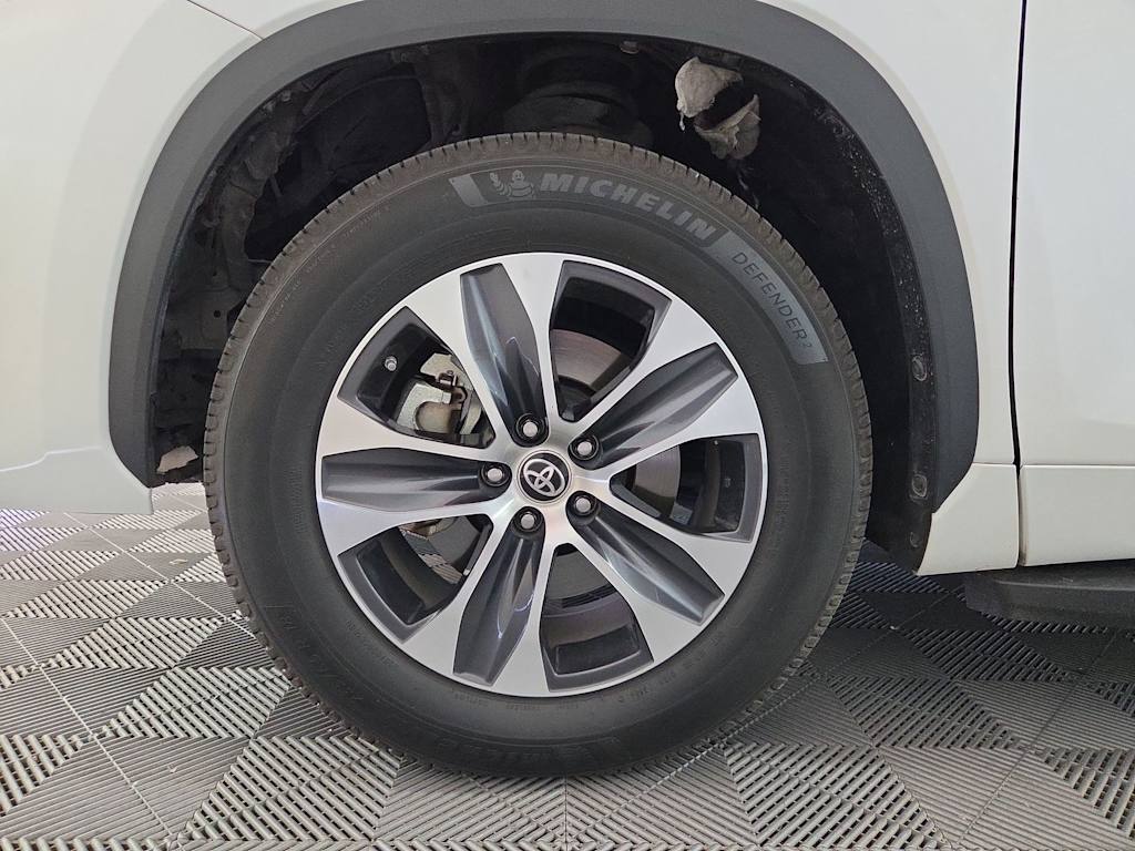 Thumbnail: 2021 Toyota Highlander - 8